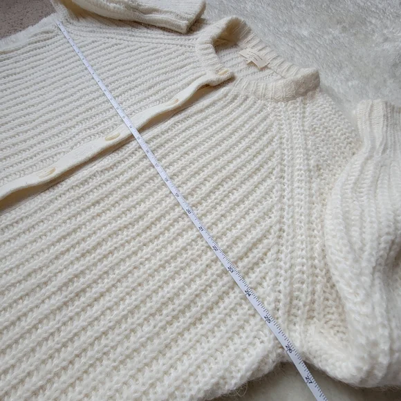 (sold) Sezane Emile Alpaca + Wool ๐ฆ ๐ Knit Cardigan in Ecru MEDIUM - Picture 5 of 8
